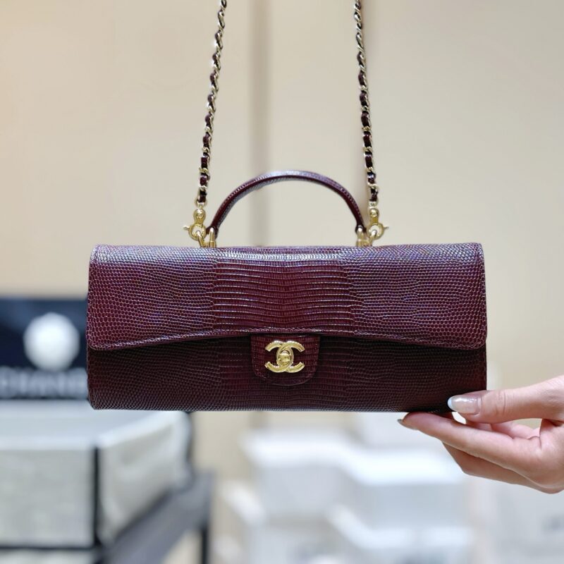 CHANEL 26A 蜥蜴纹手柄长法棍👜 AP5280