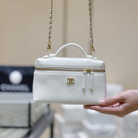 CHANEL 26A 极简风LP饭盒包👜 AP5346