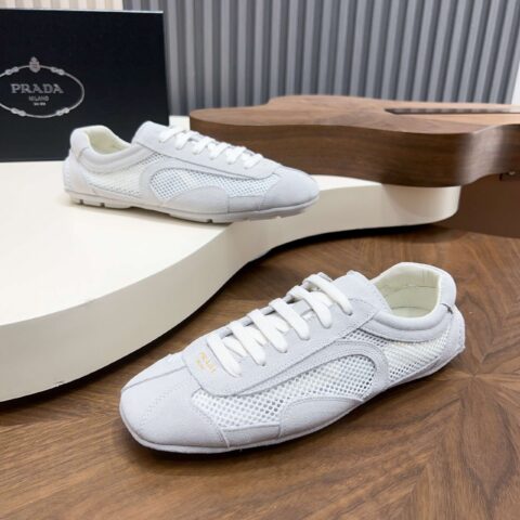 PRADA Montecarlo Re-Edition 2005 复古羊皮革运动鞋 货号：4E1166