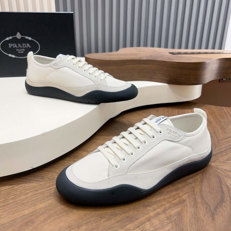 PRADA Speedrock 男士尼龙与绒面皮革运动鞋 货号：2EE469B