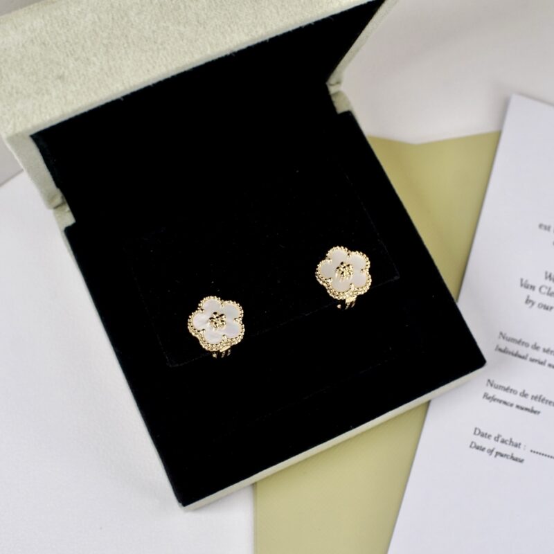 Van Cleef&Arpels Lucky Spring系列梅花耳环