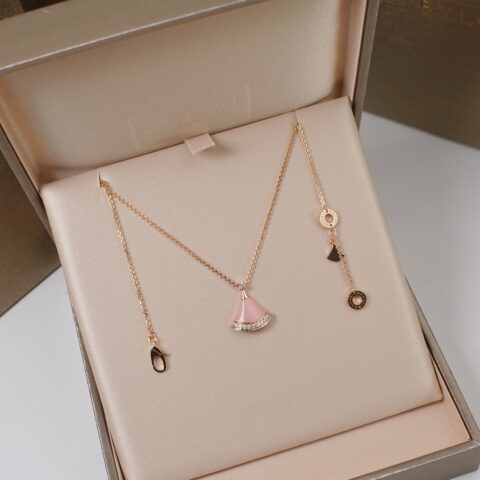 BVLGARI 宝格丽限定樱花粉裙子项链
