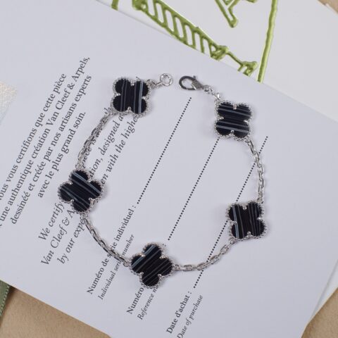 Van Cleef&Arpels 新款VCA手链脉纹缟玛瑙五花