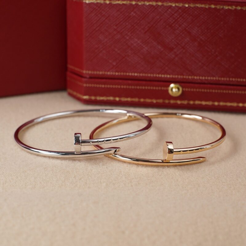 Cartier 卡地亚细版光面钉子手镯