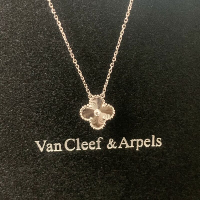 Van Cleef&Arpels VCA一钻镭射单花项链