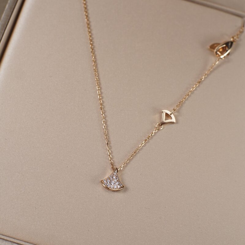 BVLGARI 宝格丽mini满钻小裙子项链
