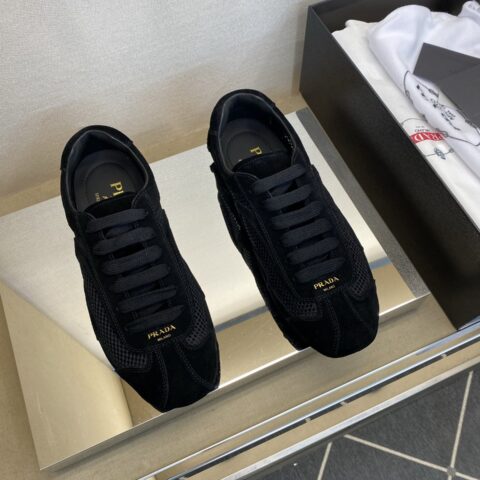 PRADA 男士休闲款