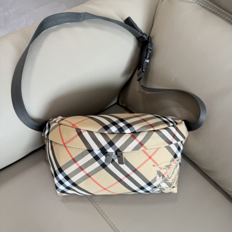 Burberry B家最新款腰包 型号7801 沙色格子