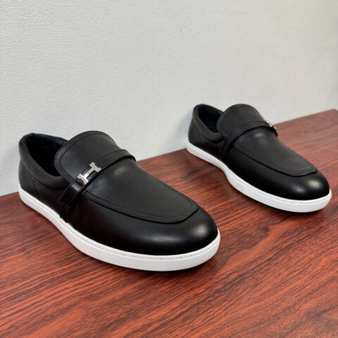 HERMES Like系列男士皮革乐福鞋 货号：H252926皮面 黑色