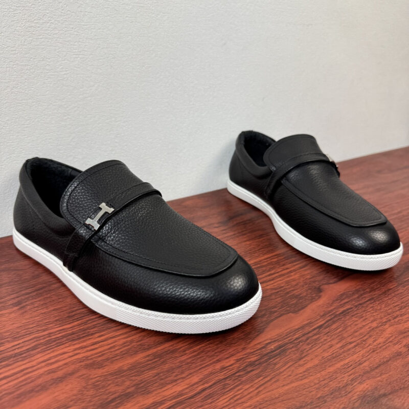 HERMES Like系列男士皮革乐福鞋 货号:H252926粒面 黑色