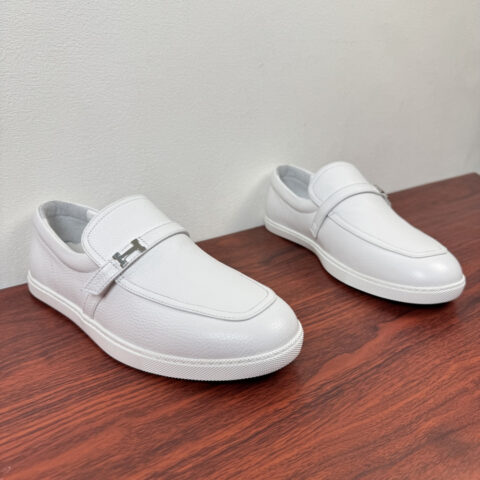 HERMES Like系列男士皮革乐福鞋 货号：H252926粒面 白色