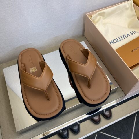 LV 男士拖鞋
