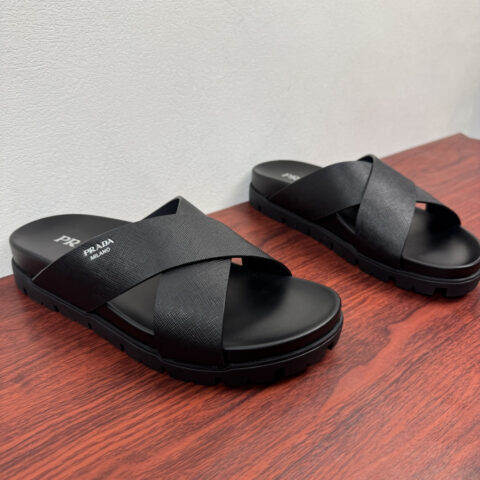 PRADA 新款男士皮革凉鞋 货号:2X3156 十字纹