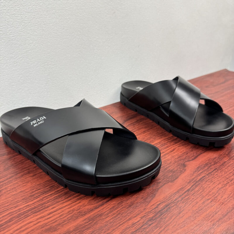 PRADA 新款男士皮革凉鞋 货号:2X3156开边珠