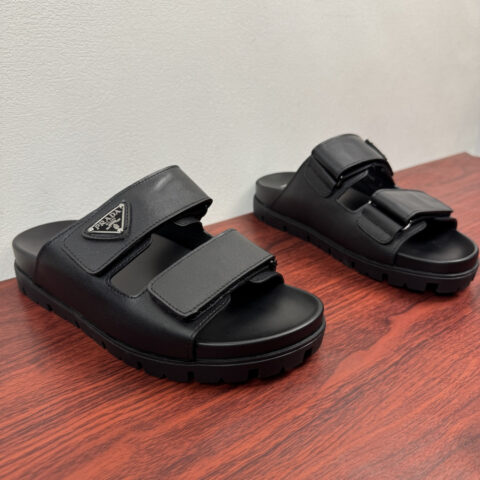 PRADA 新款男士皮革凉拖 货号:2X3129 黑皮