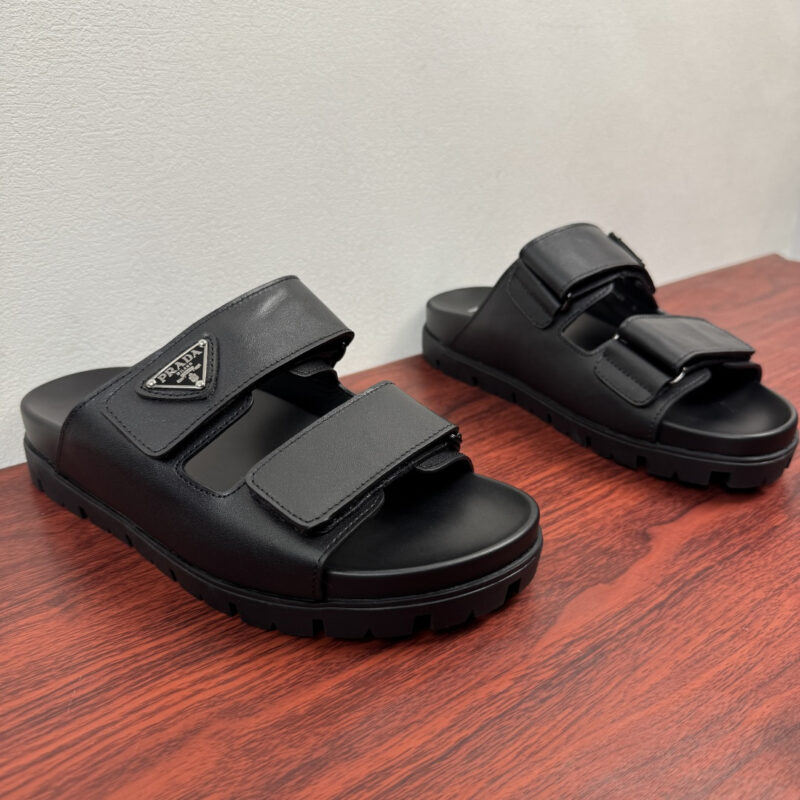 PRADA 新款男士皮革凉拖 货号:2X3129 黑皮