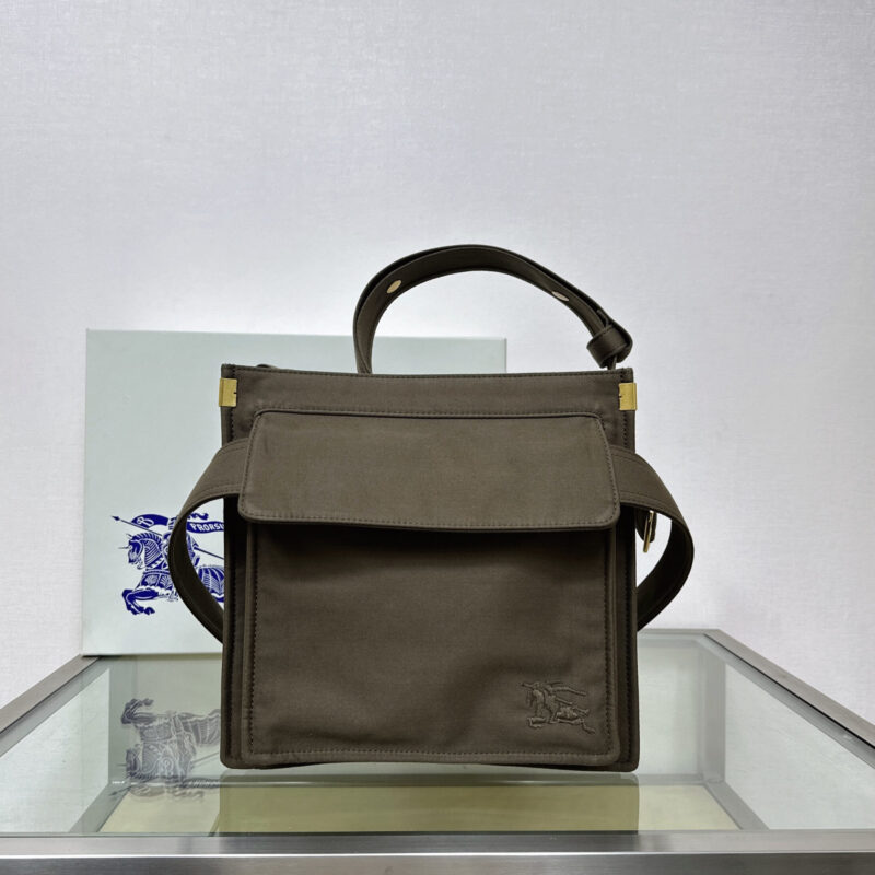 Burberry B家最新风衣面料托特包 型号7661 小号