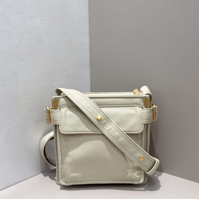 Burberry B家专属格纹内村 型号0891