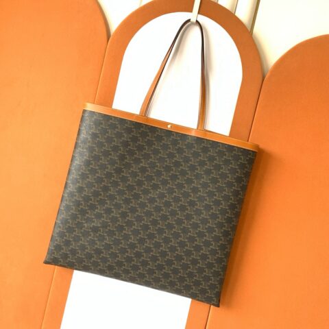 CELINE  FLAT SHOPPER 标志印花手袋👜 款号：123842