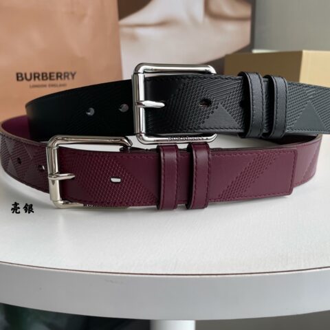 Burberry 男士针扣款腰带，头层牛皮压制格纹