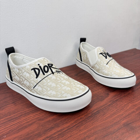 DIOR  Saltwind男士便鞋 货号：S09W一脚蹬 米色
