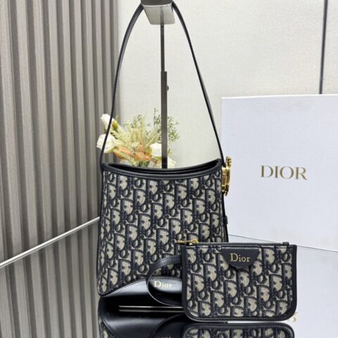 DIOR  Medaillon小号水桶包春夏新款 型号:1531