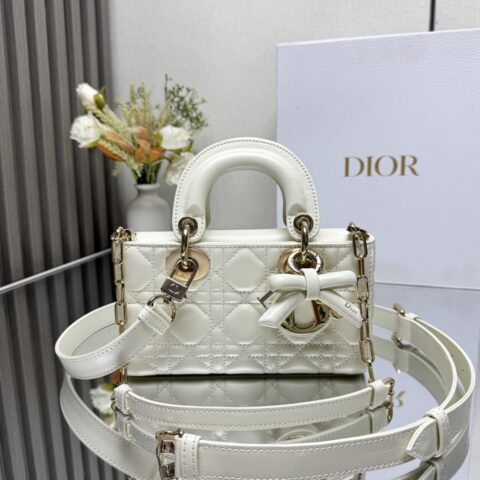 DIOR 原单D-joy最新mini系列 型号:0636 白色带蝴蝶结羊皮