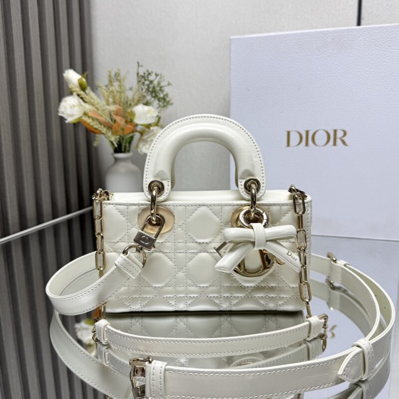 DIOR 原单D-joy最新mini系列 型号:0636 白色带蝴蝶结羊皮