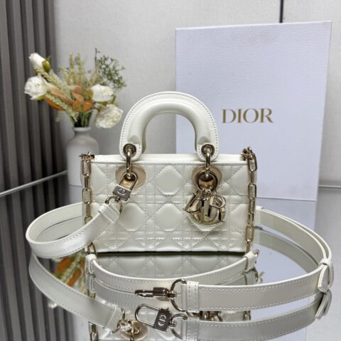 DIOR 原单D-joy最新mini系列 型号:0636白色羊皮