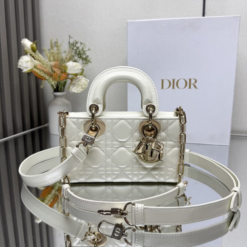 DIOR 原单D-joy最新mini系列 型号:0636白色羊皮
