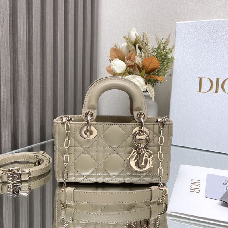 DIOR 全新Lady D−Joy包包 型号:0910 迷你杏色小羊皮