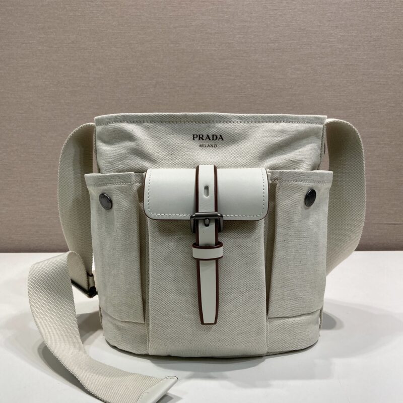 PRADA 🎉新品挎包🎉1BE106🎉