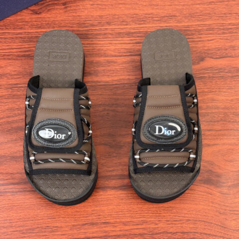 DIOR  Aqua凉鞋 货号：H899绑带 咖色