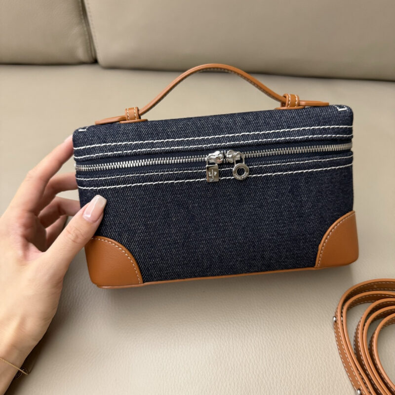 Loro Piana 二代Extra Pocket L19手拿包 型号：FAO8505 丹宁牛仔布
