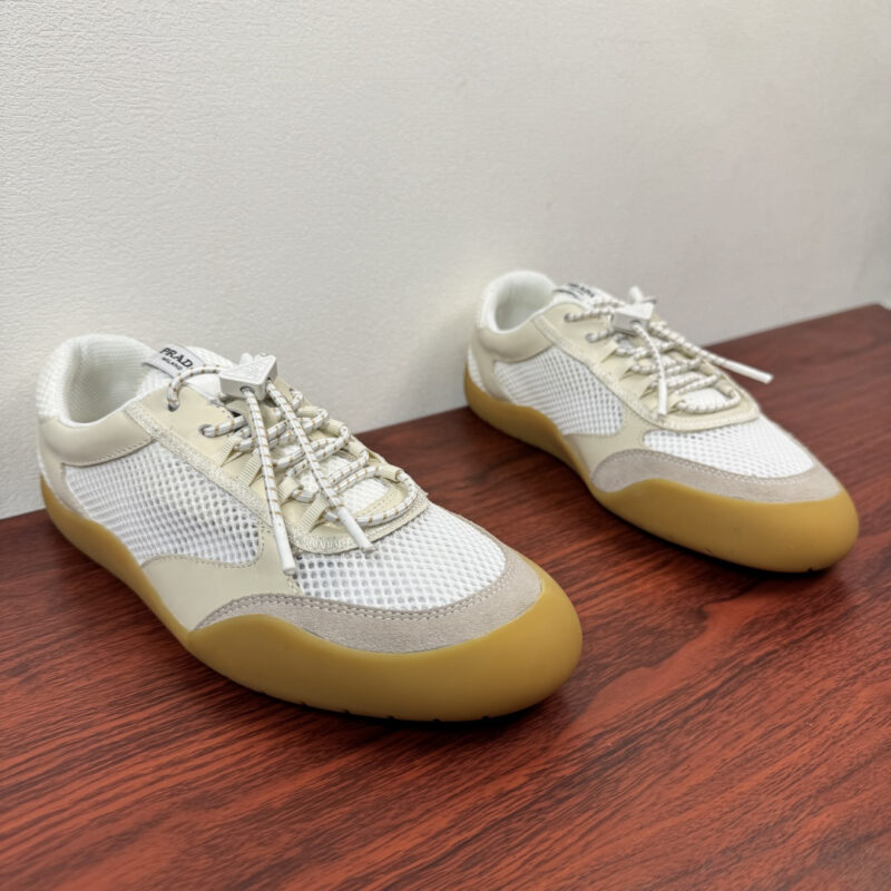 PRADA Prada Speedrock牛皮革和网眼运动鞋 货号:2EE468 米色