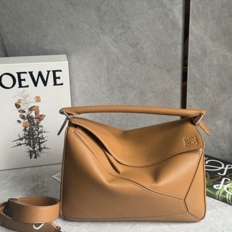 LOEWE 新款粒面浅棕puzzle 0158
