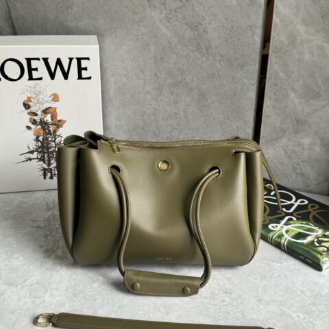 LOEWE 新款Madrid马德里手袋 0806中号橄榄绿