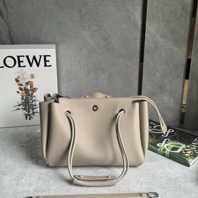 LOEWE 新款Madrid荔枝纹 0806 粘土绿中号