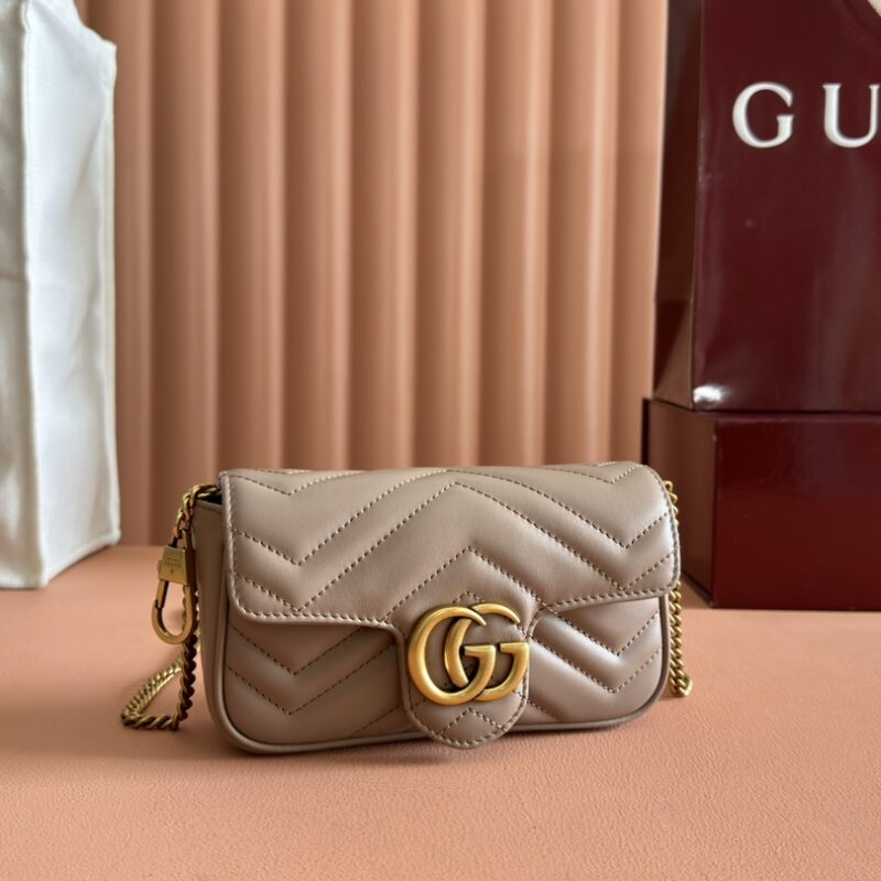 GUCCI GG Marmont系列超迷你手袋 型号:476433奶茶全皮