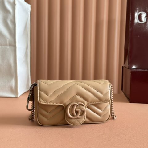 GUCCI GG Marmont系列超迷你手袋 型号：476433玫瑰扣全皮/原厂皮
