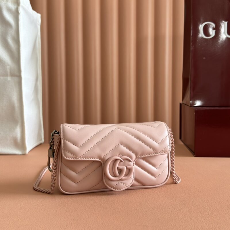GUCCI GG Marmont系列超迷你手袋 型号：476433粉扣全皮/原厂皮