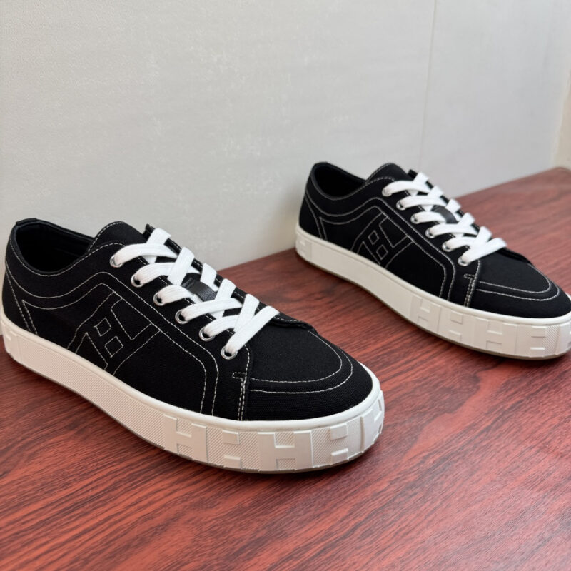 HERMES Maxi系列低邦帆布鞋 货号:H261858 黑色
