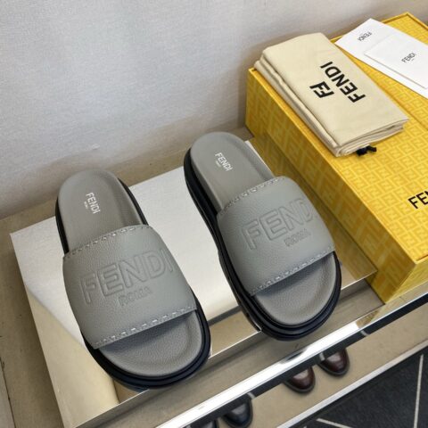 FENDI 男士拖鞋
