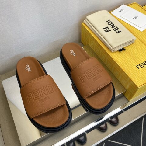 FENDI 男士拖鞋
