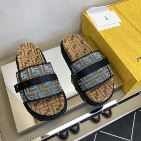 FENDI 男士拖鞋