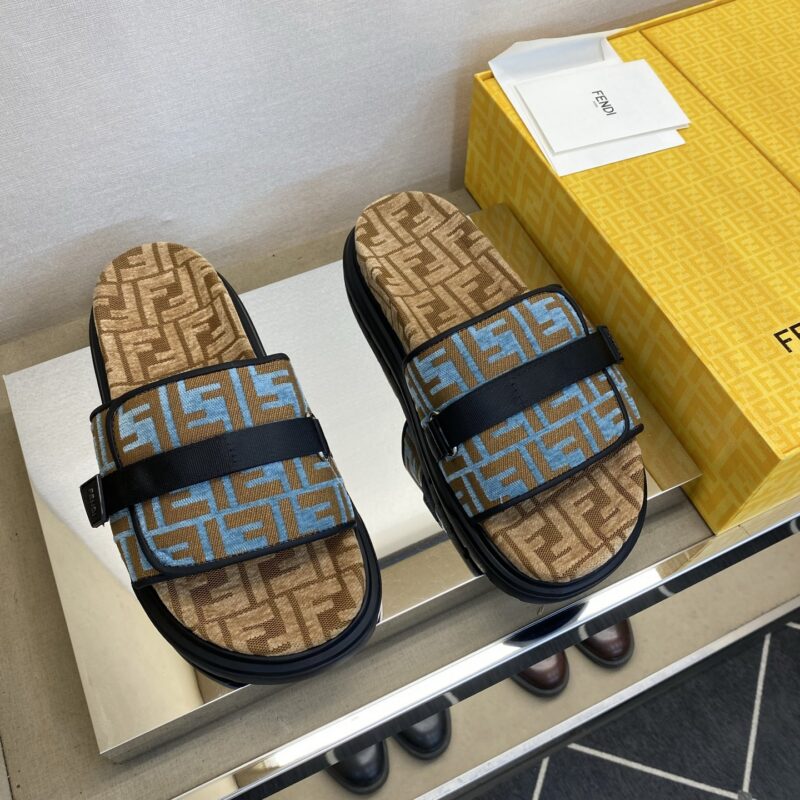 FENDI 男士拖鞋