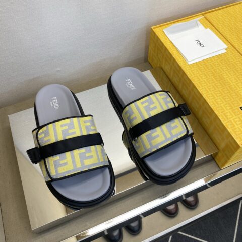 FENDI 男士拖鞋