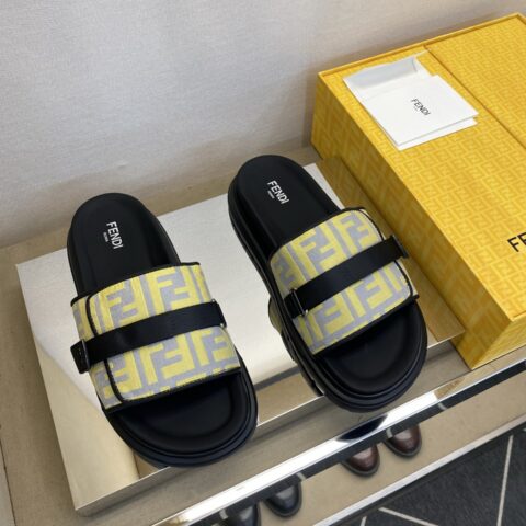 FENDI 男士拖鞋