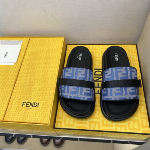 FENDI 男士拖鞋