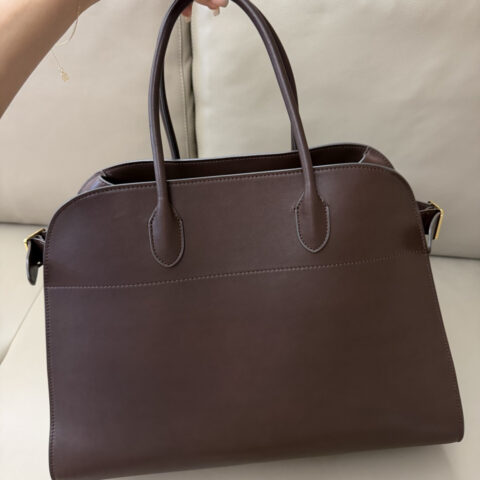 THE ROW Margaux17 马鞍皮 型号：TR1240 巧克力棕/金扣